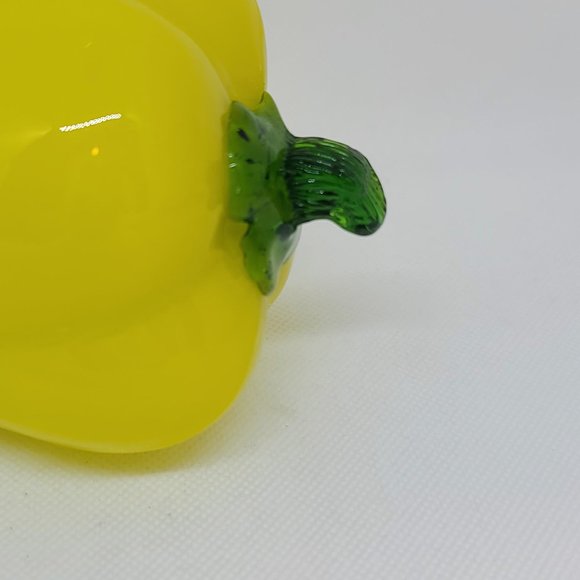 Art Glass Yellow Pepper - Picture 4 of 4